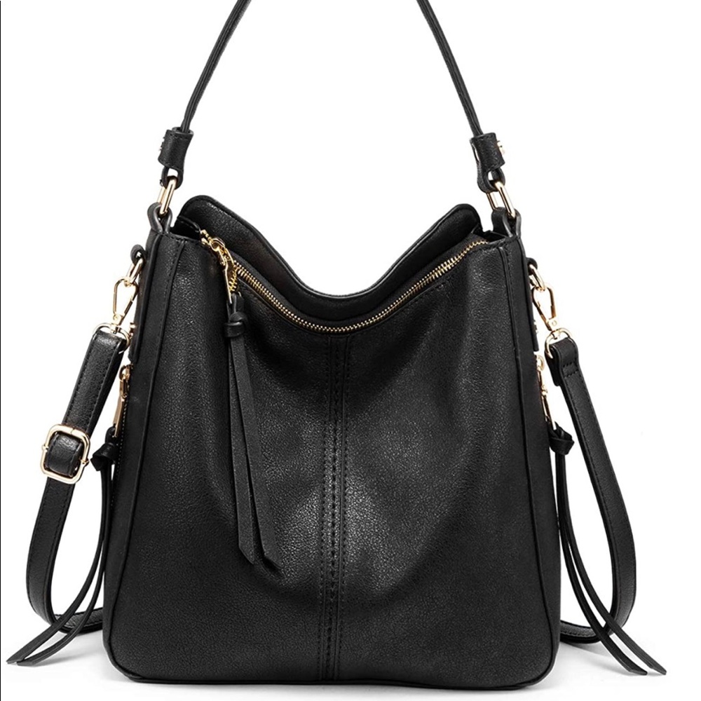 New w/ tags Realer Large Hobo purse/bag